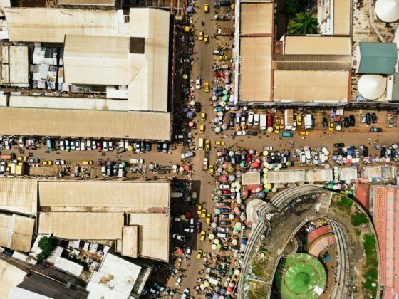 Kinshasa 2025 : La Révolution du Transport Urbain Intelligent